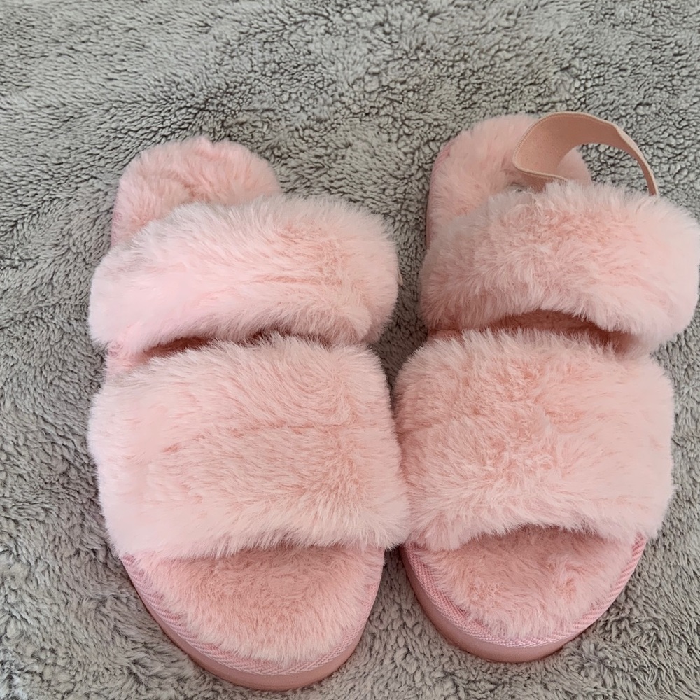 Aeropostale Soft Pink Furry Slippers